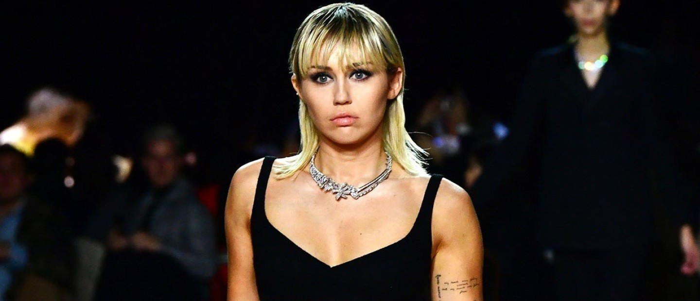 NYFW: Η εμφάνιση-έκπληξη της Miley Cyrus στο show του Marc Jacobs και όλα τα τελευταία νέα της Εβδομάδας Μόδας 