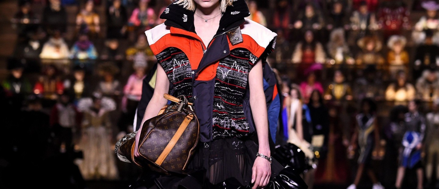 Πώς ο οίκος Louis Vuitton & άλλα γνωστά γαλλικά fashion brands συμβάλλουν στη «μάχη» κατά του κορωνοϊού 