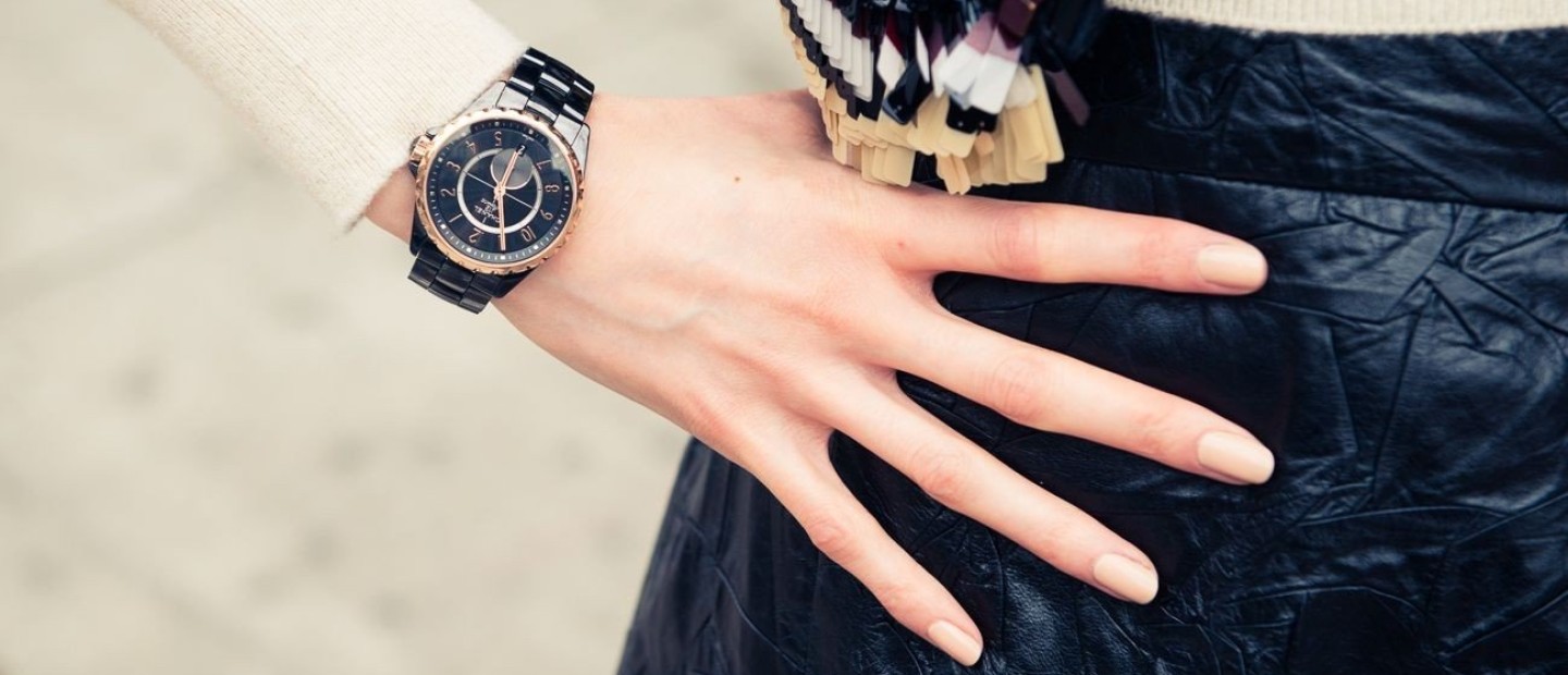 Τα nude nail designs που μπορείτε να δημιουργήσετε μόνες σας στο σπίτι για να αποκτήσετε τα πιο κομψά νύχια 