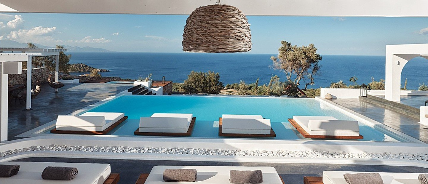 Summer Love: Μια εξαιρετικής αισθητικής βίλα στη Ζάκυνθο αναδεικνύει την bohemian luxury 