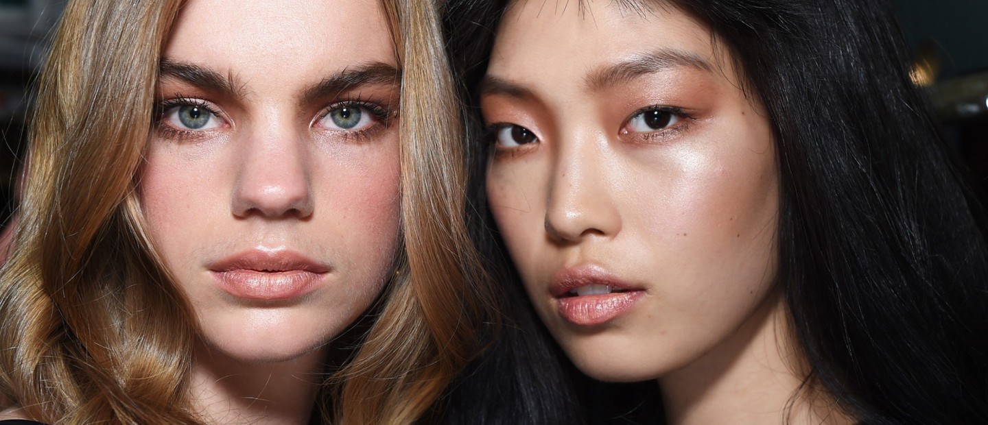 Τα nude κραγιόν που θα ολοκληρώσουν τα γήινα makeup looks σας