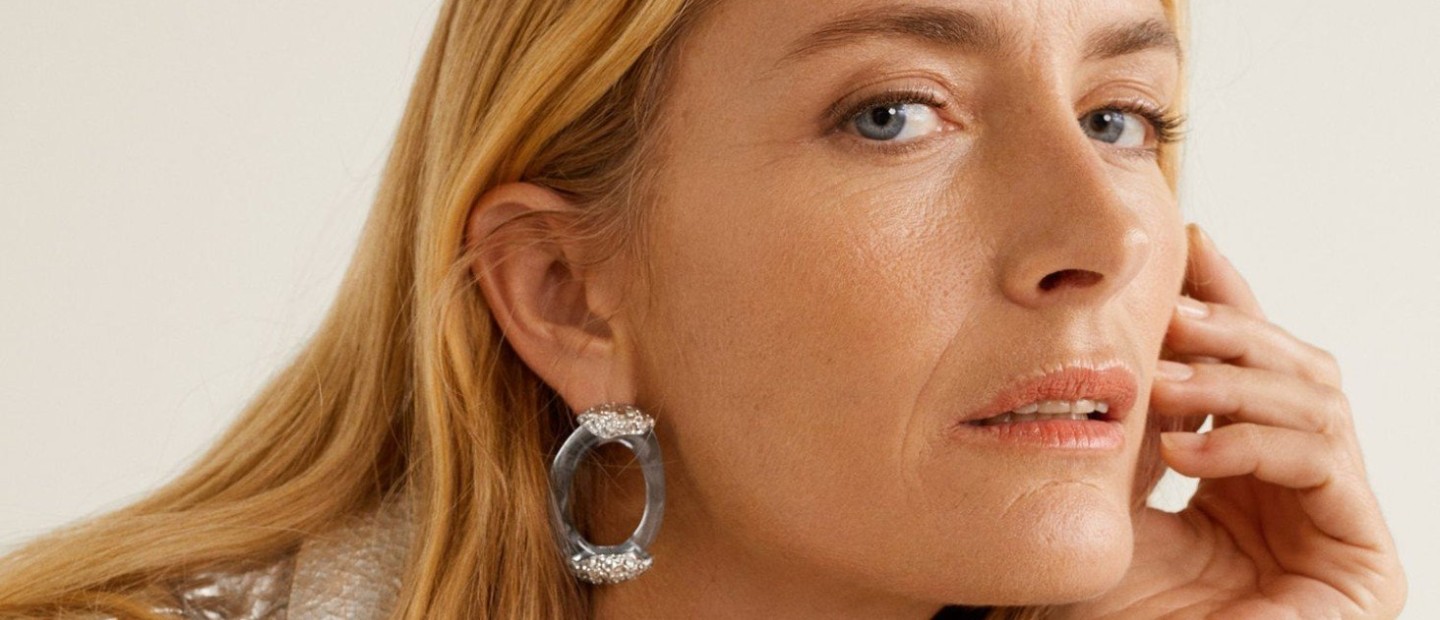 Jewels Lovers: Τα σκουλαρίκια που θα αναδείξουν κάθε summer look σας 