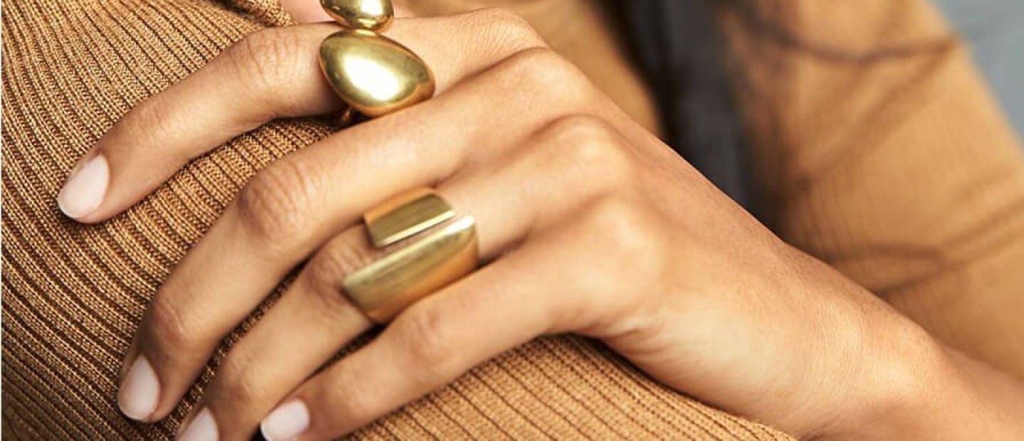 Put a ring on it: Tα δαχτυλίδια που μας έχουν γίνει η εμμονή και δεν θα αποχωρίζεστε 