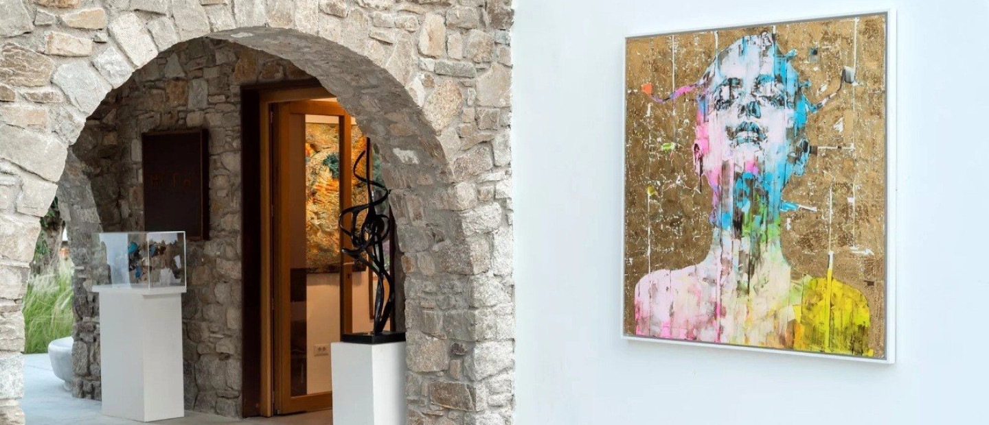 Art is Calling: Oι εμπνευσμένες εκθέσεις τέχνης που λαμβάνουν χώρα στα νησιά της Ελλάδας 