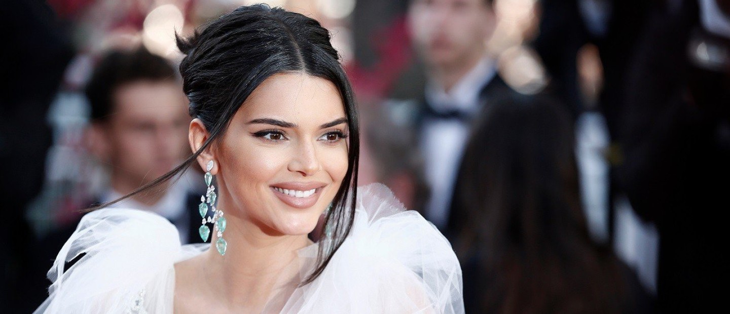 5+1 celebrities μοιράζονται τα δικά τους makeup secrets που πρέπει να ακολουθήσετε asap