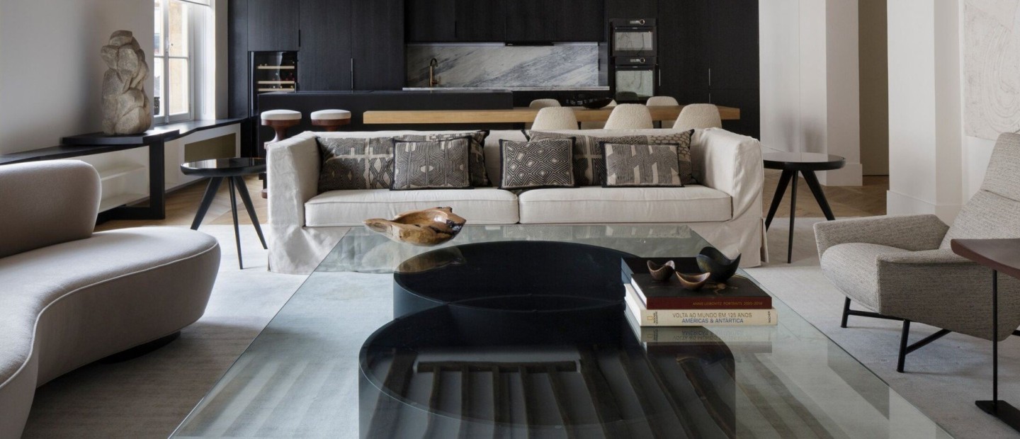 Ένα γοητευτικό διαμέρισμα στο κέντρο του Παρισιού παραδίδει μαθήματα αισθητικής 