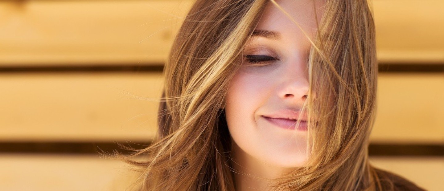 Hair secrets: Tα dos and don’ts για υγιή και λαμπερά μαλλιά με φυσικό τρόπο