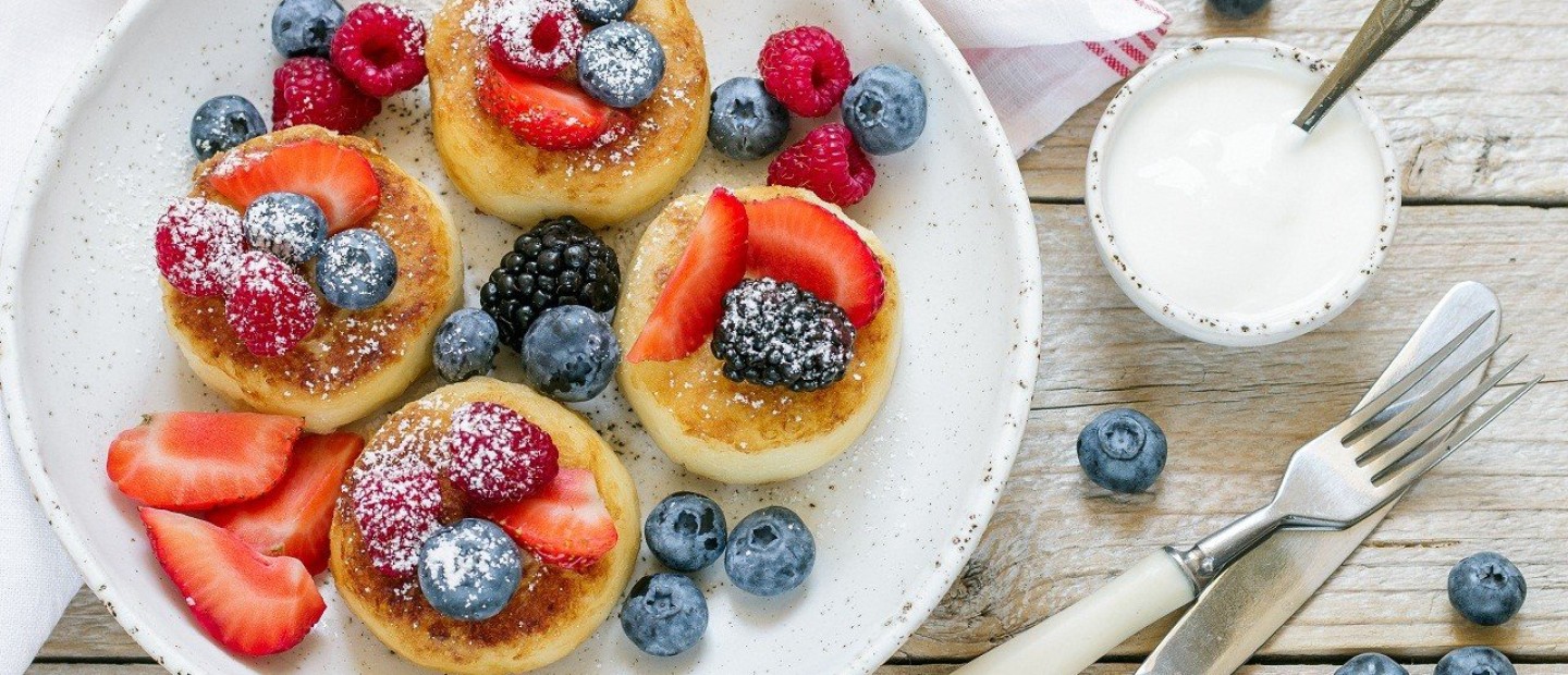Strawberry season: 5 τρόποι να εντάξετε τις φράουλες στο πρωινό σας