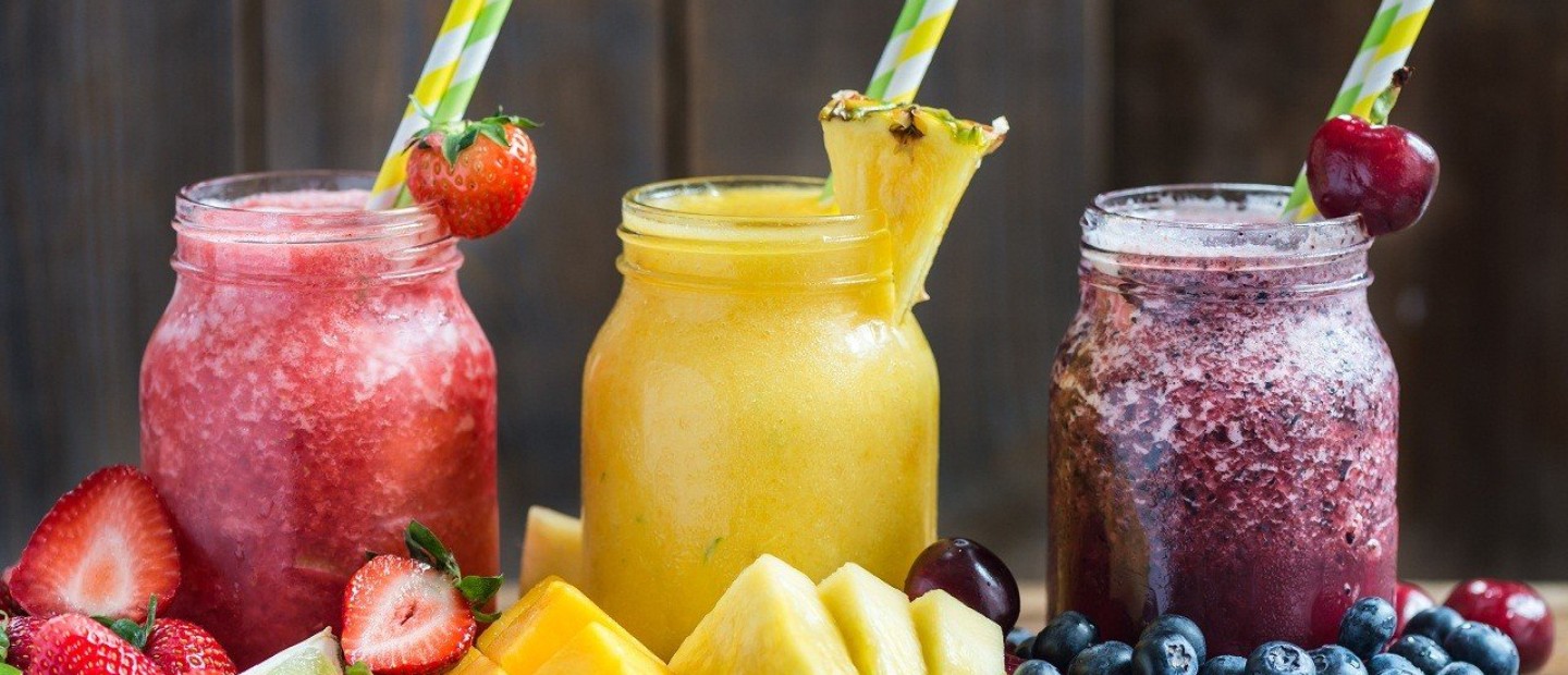 Τα καλύτερα αποτοξινωτικά smoothies για να επαναφέρετε τη σιλουέτα σας μετά τις γιορτές 