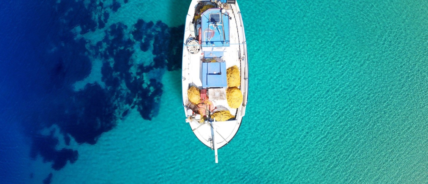 6+1 ελληνικά νησιά με λίγους κατοίκους για low profile holidays μακριά από την πολυκοσμία 
