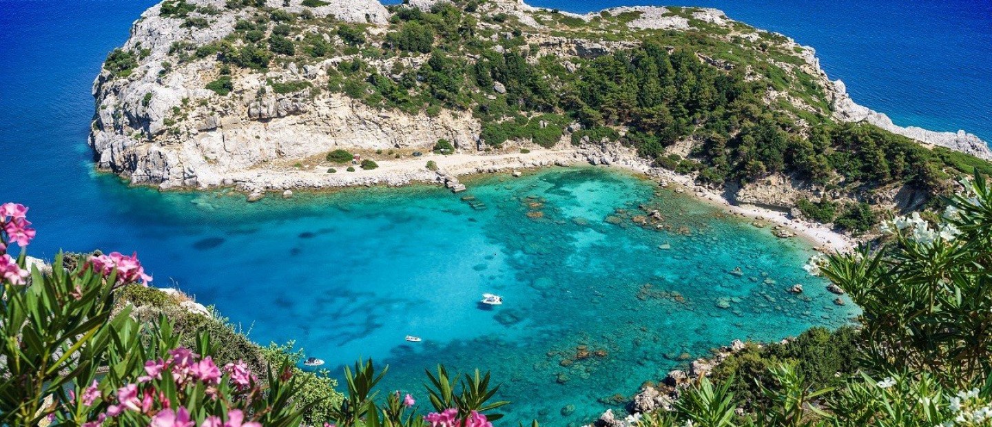 Αυτές είναι οι πιο δημοφιλείς παραλίες στα Δωδεκάνησα που πρέπει να επισκεφθείτε φέτος το καλοκαίρι  