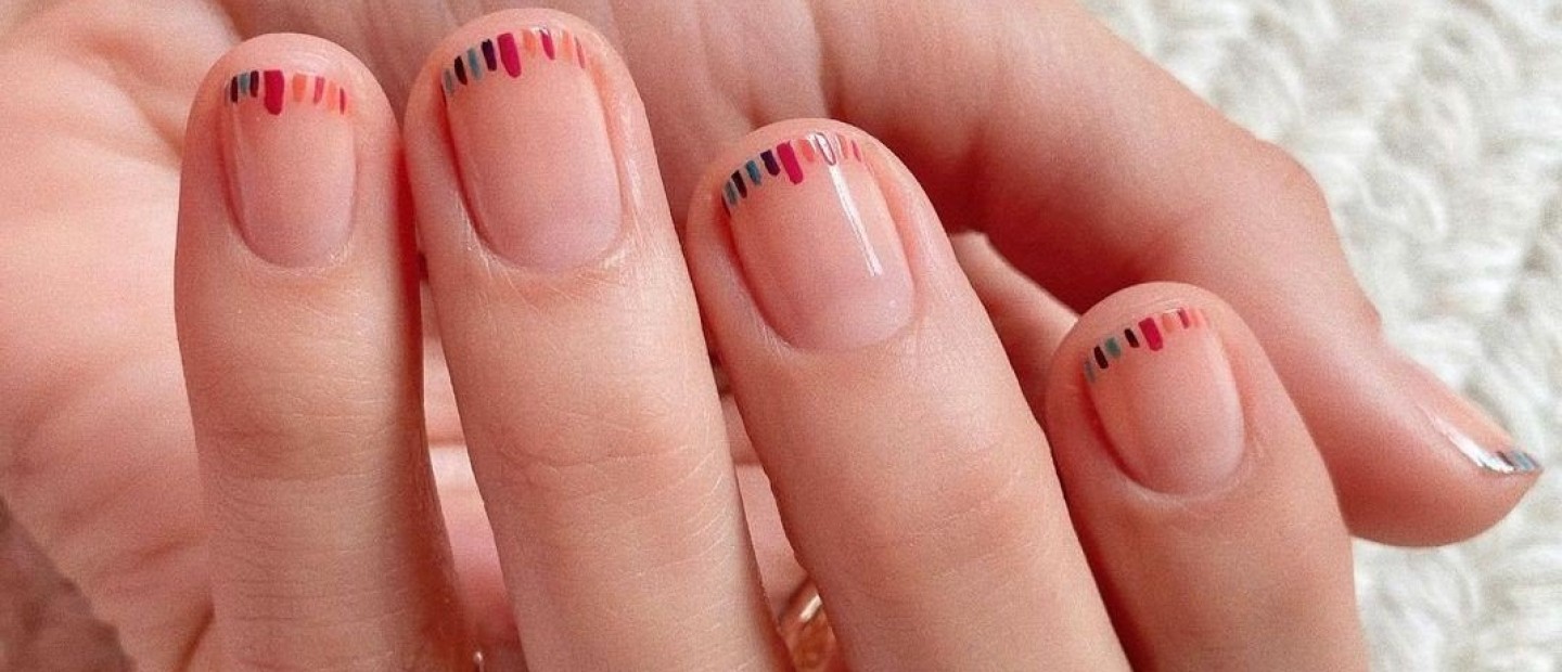 6 ιδέες για minimal manicure που δεν είναι απλώς ένα βαρετό χρώμα 