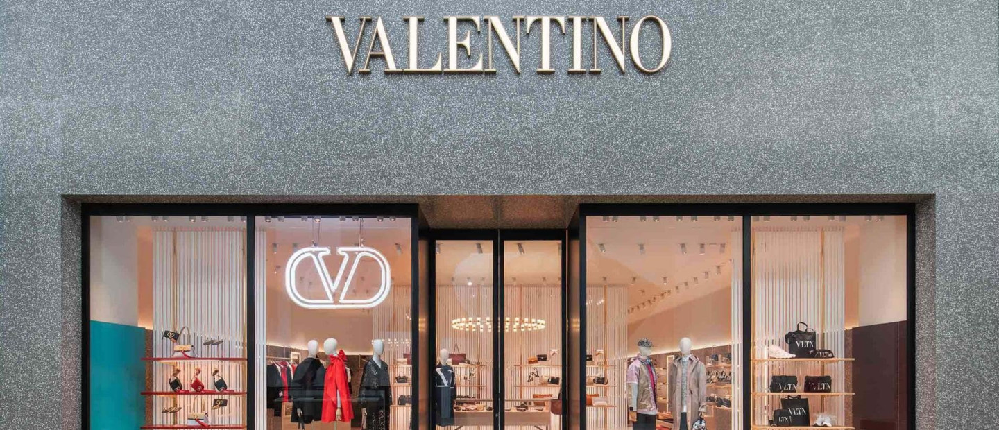 Vintage shopping: Ο οίκος Valentino λέει ένα μεγάλο «ναι» κι ο κόσμος της μόδας μπαίνει σε μία νέα εποχή 
