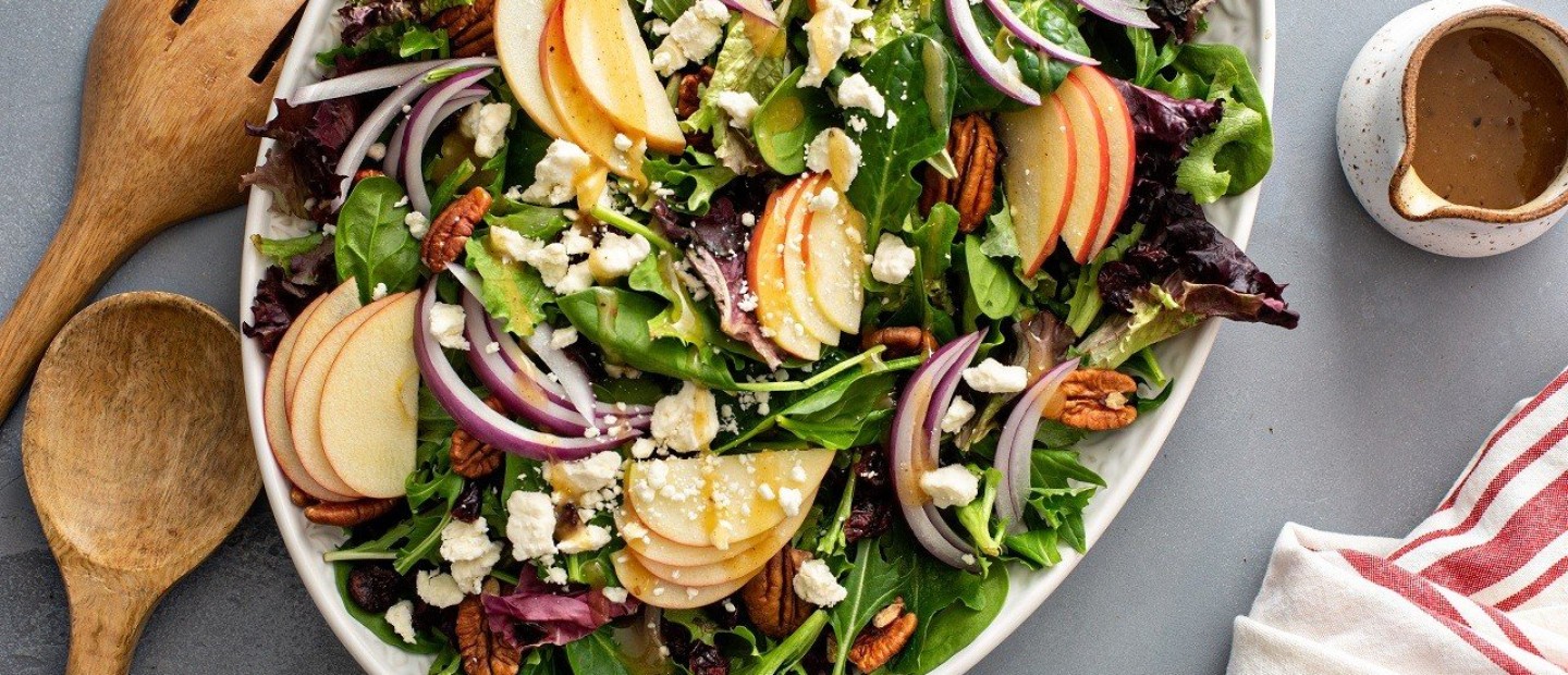 4 χειμωνιάτικες σαλάτες που πρέπει να δοκιμάσετε τώρα 