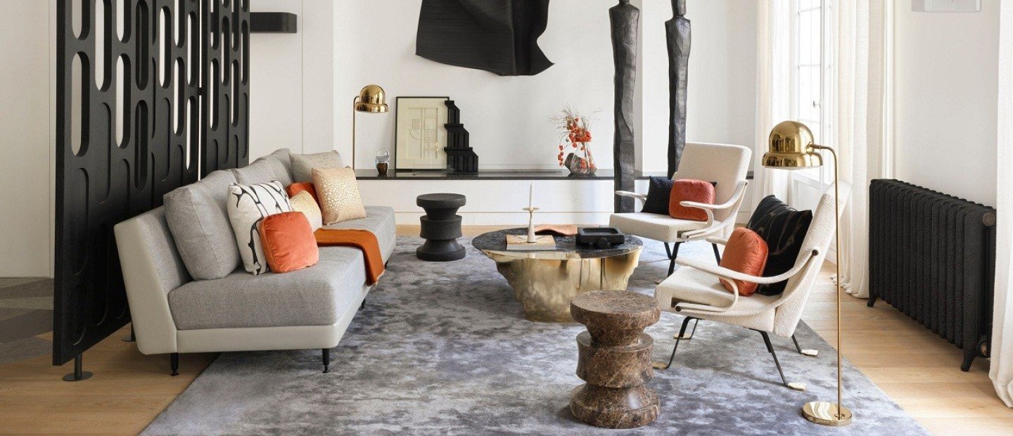 Μια πολυτελής κατοικία στο Παρίσι συνδυάζει τις μινιμαλιστικές γραμμές με το glam design