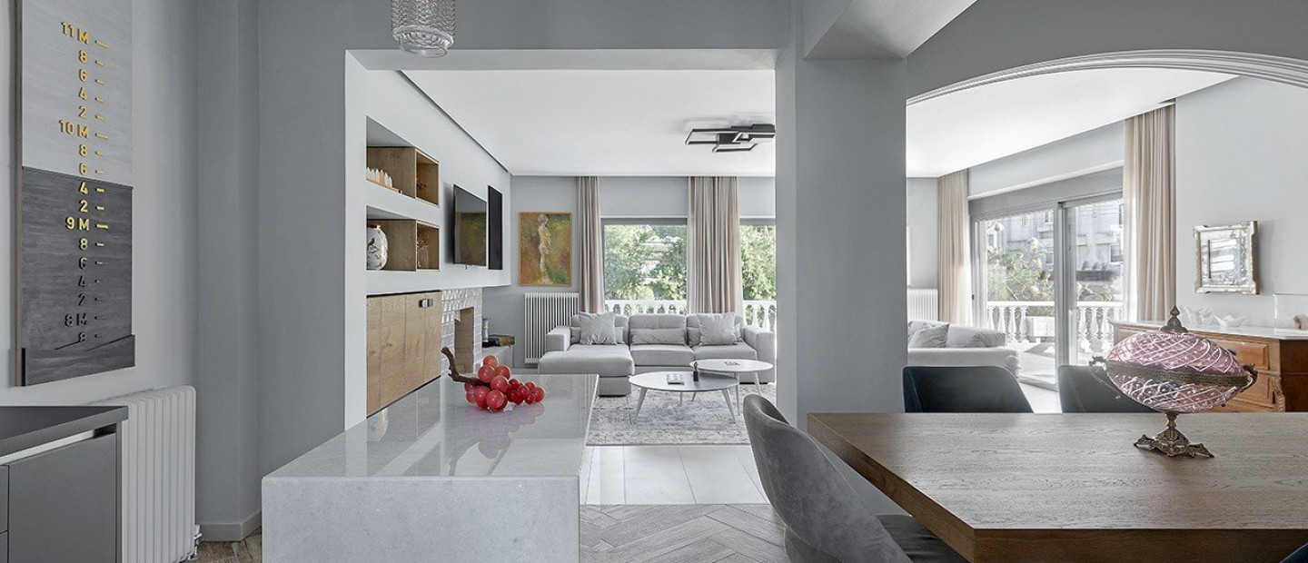 Πώς μια κατοικία στην Αθήνα απέκτησε την αίσθηση εξοχικού σπιτιού