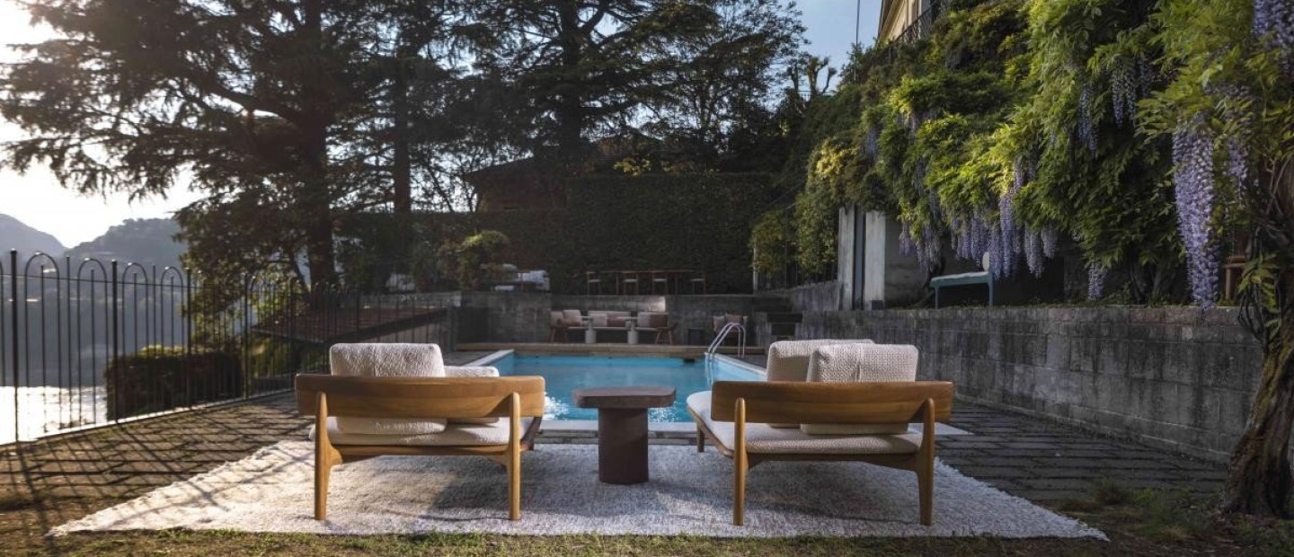 Η βίλα Baxter Lago στη λίμνη Como φιλοξενεί την παρθενική outdoor συλλογή του ιταλικού οίκου