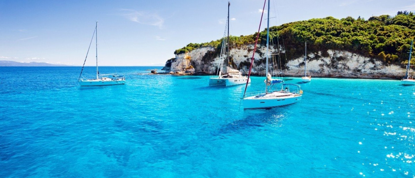 Live your myth in Greece: 6+1 μοναδικές παραλίες στην Ελλάδα με γαλάζια σημαία 