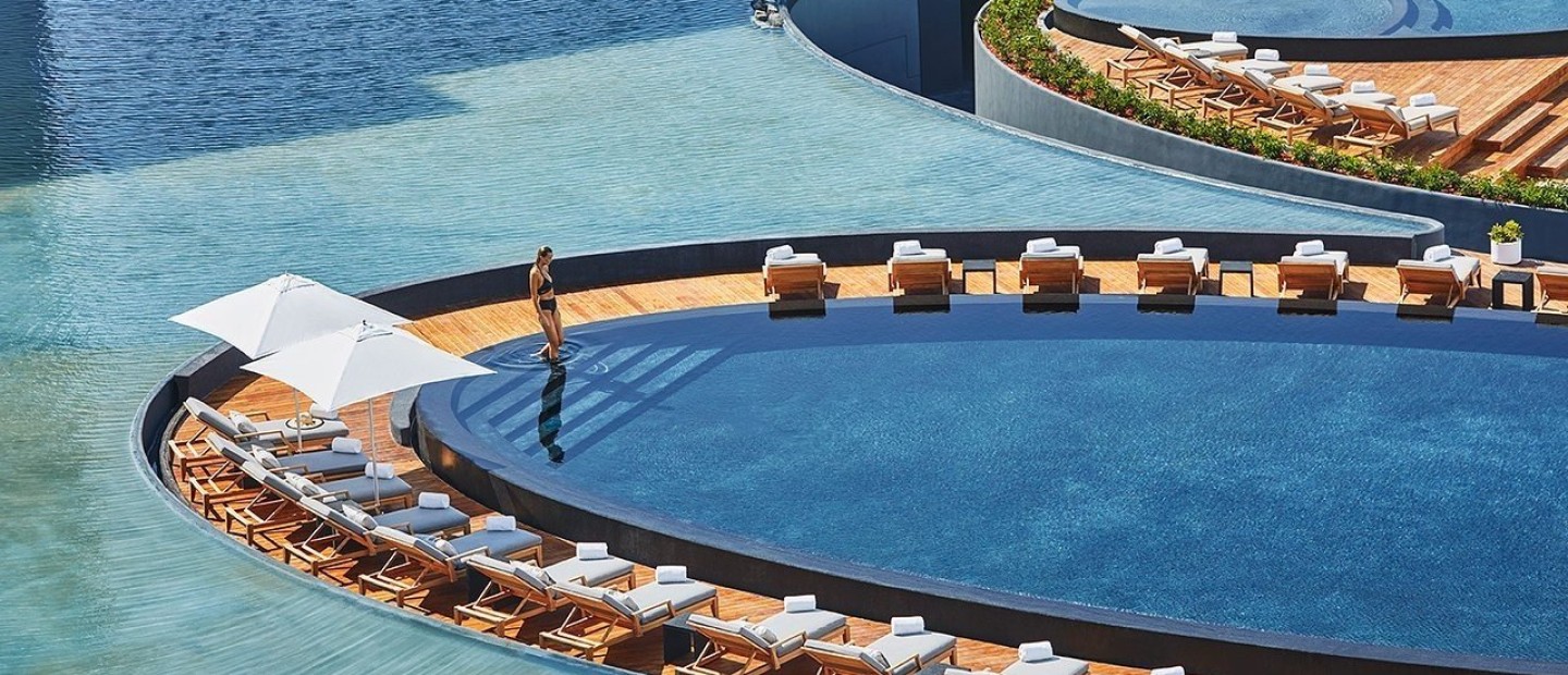 Breathtaking View: 6 ειδυλλιακές πισίνες στα πιο πολυτελή ξενοδοχεία στον κόσμο