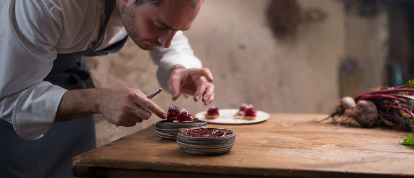 Τα top γαστρονομικά ντοκιμαντέρ στο Netflix που μας παρασέρνουν γευστικά 