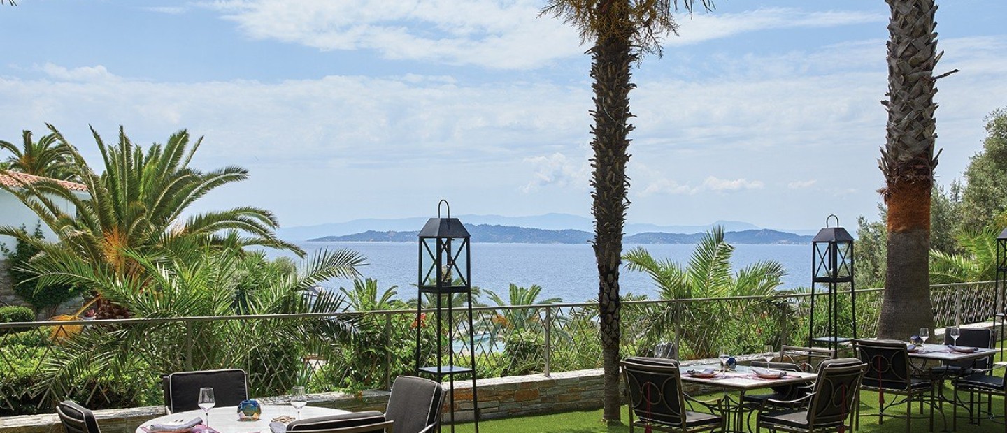 To luxurious resort που βρίσκεται σε μια από τις πιο ονειρικές τοποθεσίες της Χαλκιδικής 