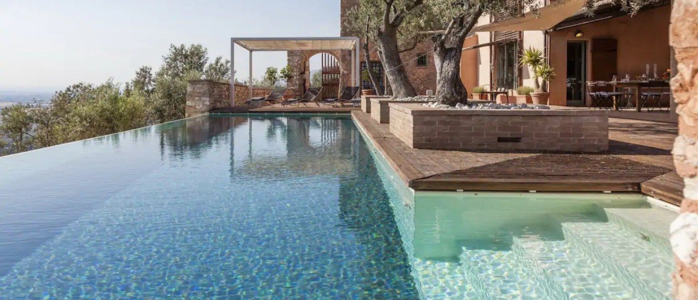 Τα 5 πιο luxurious Airbnbs που ξεχωρίζουν για τις εντυπωσιακές τους privé πισίνες