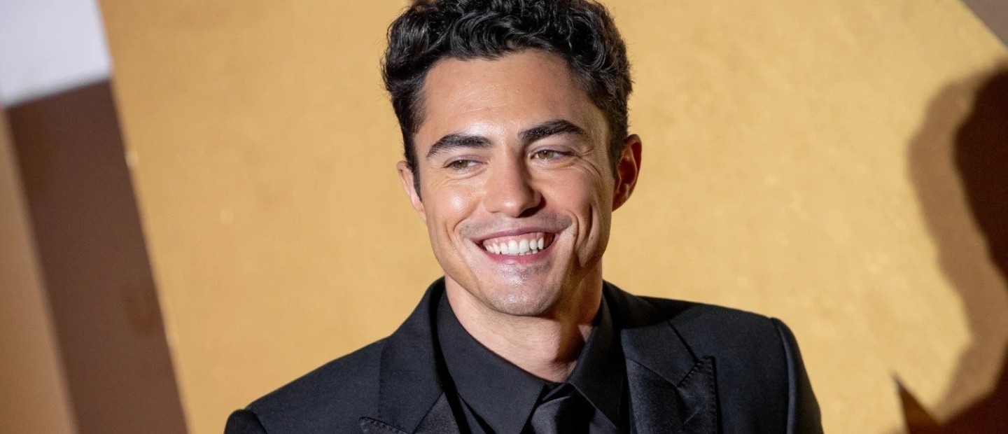 Darren Barnet: Το hot boy του "﻿Never Have I Ever" αποκαλύπτει τα αγαπημένα χαρακτηριστικά του ρόλου του στη σειρά