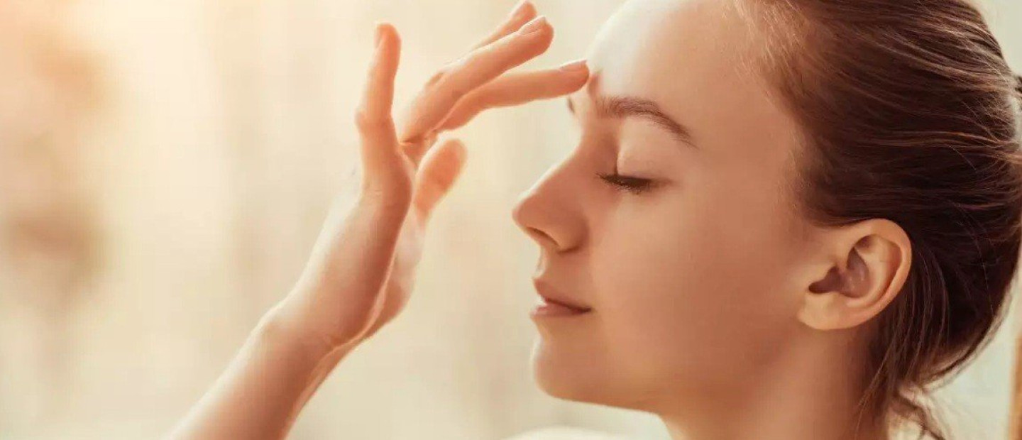 Tapping Therapy: Τι ακριβώς είναι; 