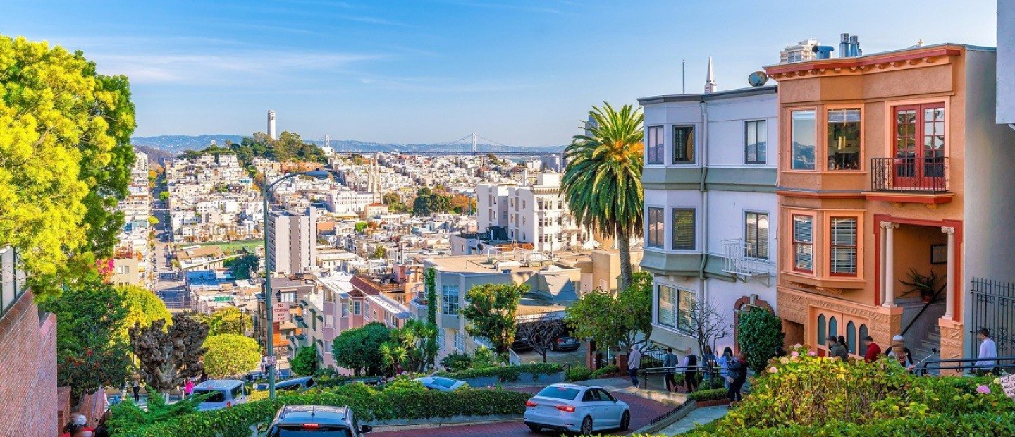 Ο James Dixon συστήνει την ιστορική αρχιτεκτονική της πόλης του San Francisco