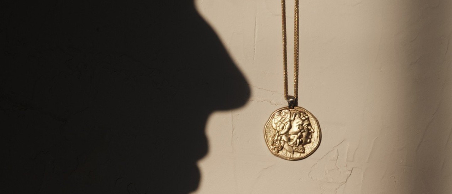 Τα πιο stylish γούρια Ελλήνων δημιουργών για ένα τυχερό 2023