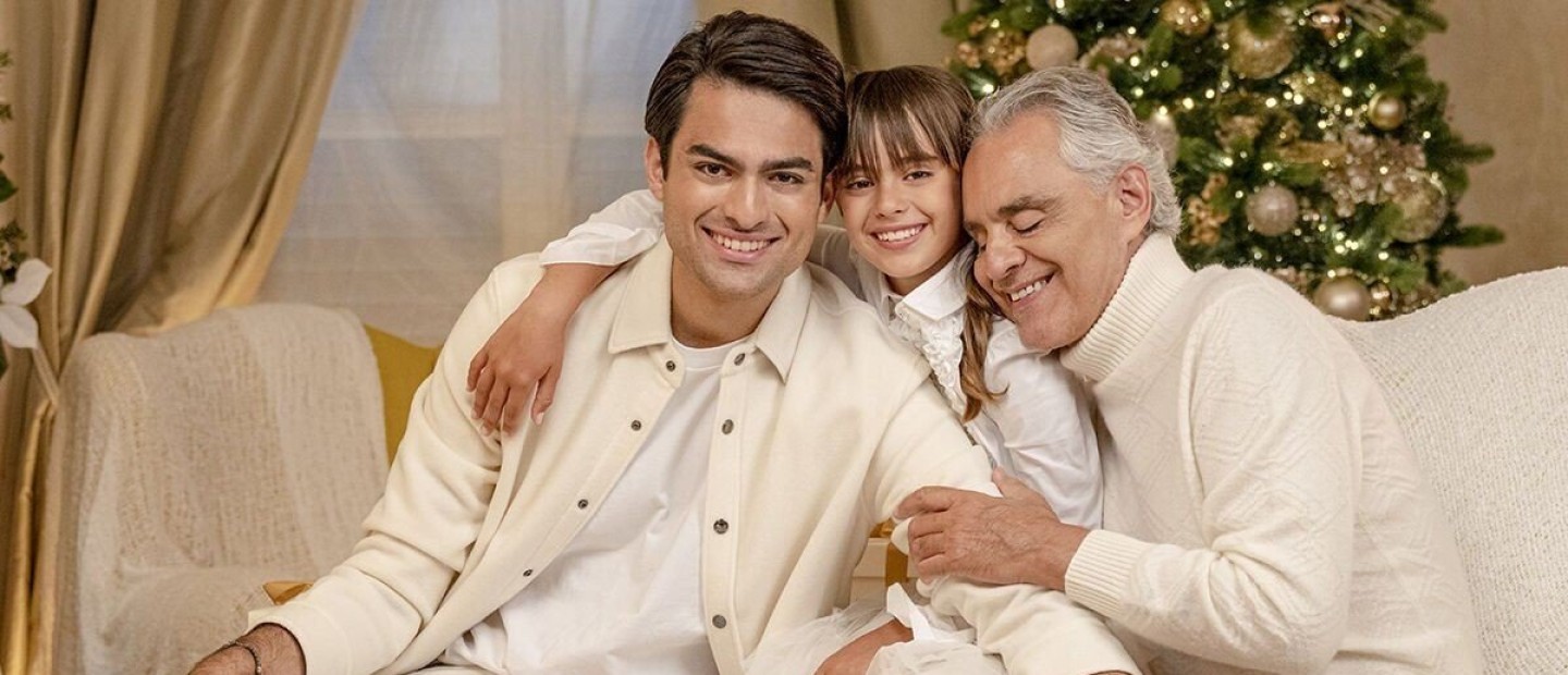 Η οικογένεια Bocelli σας εύχεται Χρόνια Πολλά με τις καλύτερες εορταστικές μελωδίες 