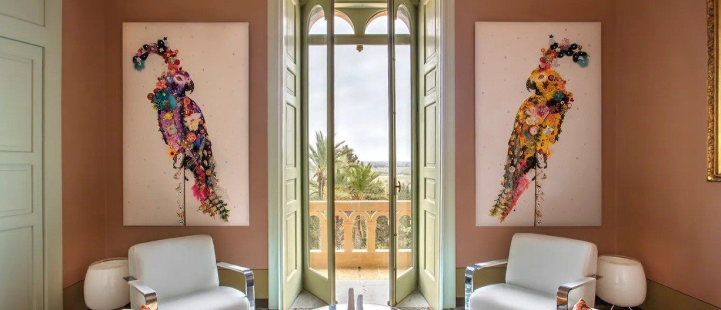 Τα πολυτελή ξενοδοχεία που τα «πλημμυρίζει» μια μακρά ιστορία 