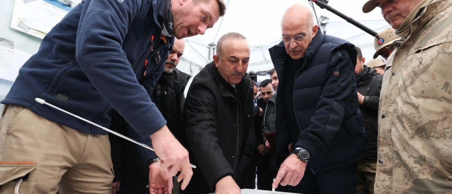 Η επίσκεψη του Νίκου Δένδια στην Τουρκία και τα μικρά θαύματα που διατηρούν ζωντανή την ελπίδα