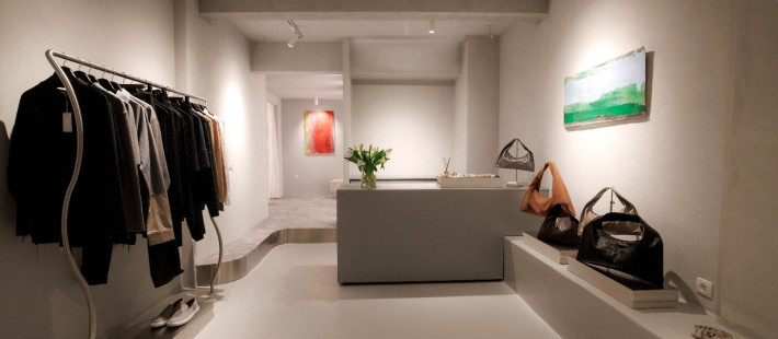 Το AOS εγκαινίασε το ολοκαινούριο pop-up του στην καρδιά της Θεσσαλονίκης με ένα launch event όπου η μόδα, η τέχνη και η urban αισθητική συναντήθηκαν