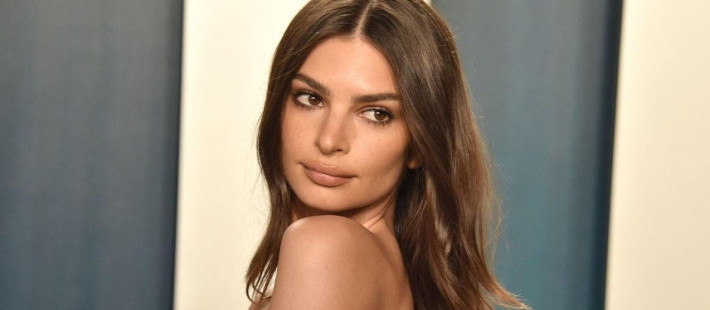 Η μοναδική απόχρωση κραγιόν που κάθε καστανομάλλα χρειάζεται στην τσάντα της 