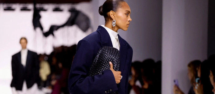 Οι πιο εύκολες και αποτελεσματικές συμβουλές για να ανανεώσετε τις εμφανίσεις σας στο γραφείο