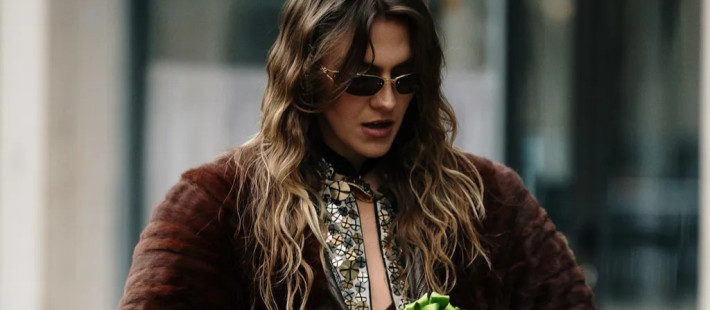 Τα πιο εντυπωσιακά beauty moments από τα street style looks του London Fashion Week