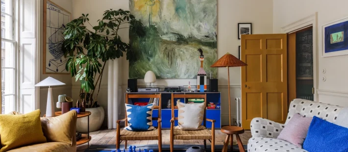 Ένα γεωργιανό townhouse στο Bath της Αγγλίας μετατρέπεται σε καλλιτεχνικό guesthouse γεμάτο design έπιπλα και χρώμα