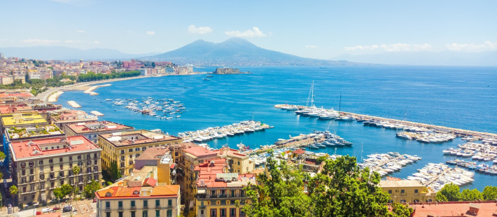 Ρωτήσαμε το ChatGPT ποιους ευρωπαϊκούς προορισμούς να επισκεφθούμε τώρα ώστε να αποφύγουμε  την πολυκοσμία του καλοκαιριού