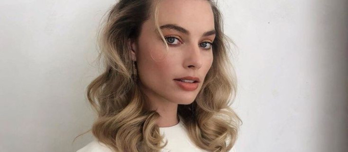 Τα makeup tips που κάνουν τα μπλε μάτια να δείχνουν 5 φορές πιο εντυπωσιακά