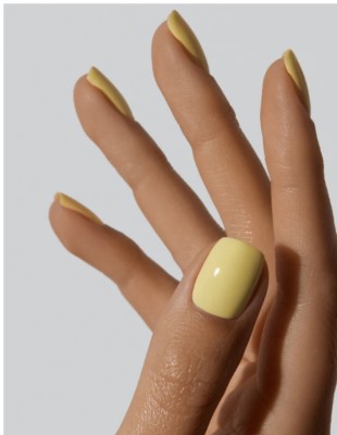 Τα butter nails είναι το ανοιξιάτικο μανικιούρ που πρέπει να γνωρίζετε
