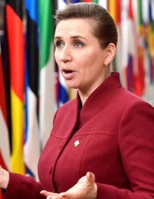 Mette Frederiksen: Η πρωθυπουργός της Δανίας δέχεται απειλές στα social media και μας δείχνει την αλήθεια