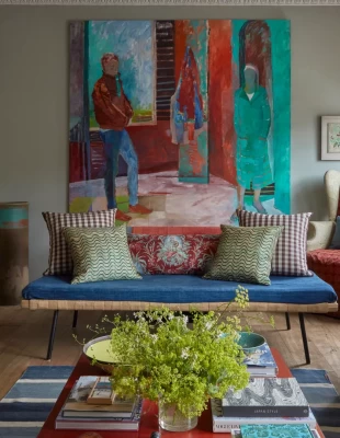 Μια οικογενειακή κατοικία στο νότιο Λονδίνο γεμάτη χρώματα και ιδιαίτερα prints