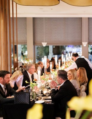 Ένα δείπνο υψηλής γαστρονομίας με την εμβληματική Breitling στο πλαίσιο του GLOW 200 Anniversary με secret guests of honor τους chefs Σωτήρη Ευαγγέλου και Άνταμ Κοντοβά