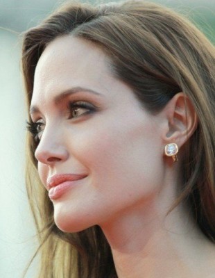 Angelina Jolie: Η συγκινητική εξομολόγηση που μας κάνει να αναθεωρήσουμε πολλά για την ηθοποιό