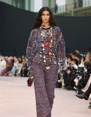 PFW: Η νέα συλλογή της Chanel ήταν ένα stylish παιχνίδι με τις αναλογίες