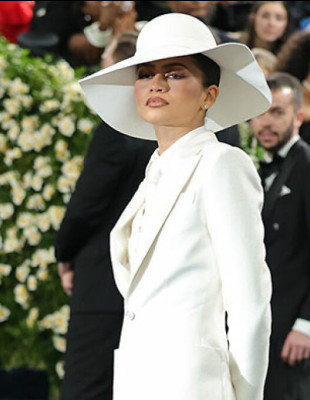 Met Gala: Οι πιο εντυπωσιακές εμφανίσεις στο κόκκινο χαλί 