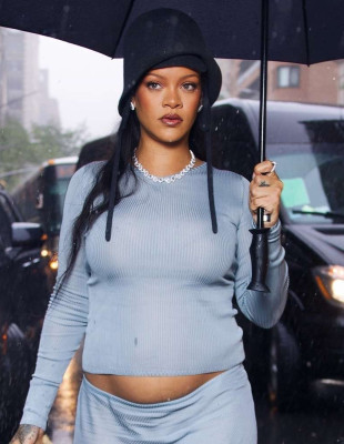 Οι τρεις αξέχαστοι τρόποι με τους οποίους η Rihanna αποκάλυψε την εγκυμοσύνη της