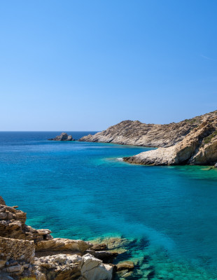 Ποιο ελληνικό νησί φιγουράρει στη λίστα με τους πιο ιδιαίτερους προορισμούς της Ευρώπης χάρη στις παραλίες του;