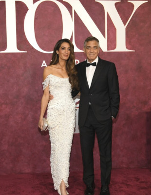 Tony Awards 2025: Οι καλύτερες εμφανίσεις στο κόκκινο χαλί και ό,τι άλλο βρέθηκε στο επίκεντρο της βραδιάς